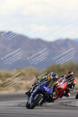 media/Nov-16-2025-Race Pace (Sun) [[8c5fa54630]]/Non Verified Riders (1st 20 Minutes)/5-Turn 15 (110pm)/